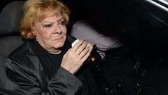 الفنانة نادية لطفي تدخل العناية المركزة