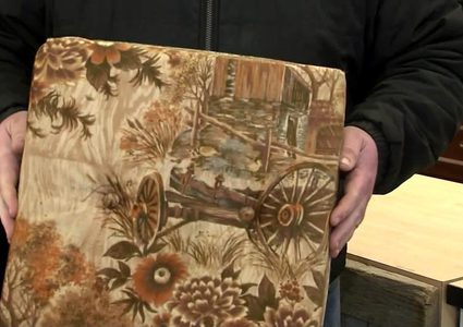 أمريكي يفاجئ بغنيمة كبيرة في وسادة مستعملة..ولكنه يقرر إعادتها!