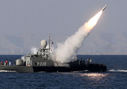 الحرس الثوري الإيراني يعلن احتجازه 11 صيادا كويتيا