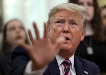 مشرعون أميركيون: ترمب يهدد الأمن القومي