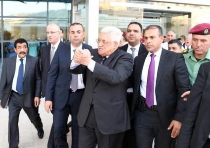 الرئيس يتفقد قسم الأطفال في المستشفى الاستشاري في رام الله