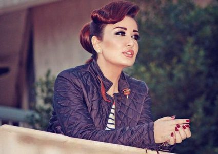 الفنانة السورية جيهان عبد العظيم تدعم عملة بلدها