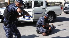 إلقاء القبض على 53 مطلوباً وإتلاف 36 مركبات في نابلس