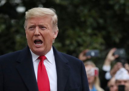 ترامب يرفض تهم المساءلة الموجهة له