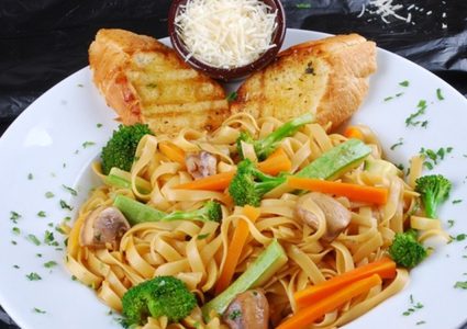 مكرونة التاغلياتيل بالصينيّة