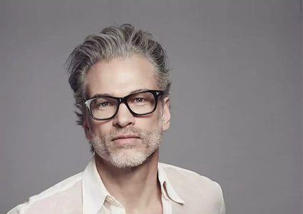 دراسة: التوتر يمكن أن يحول لون الشعر إلى اللون الرمادي أو الأبيض