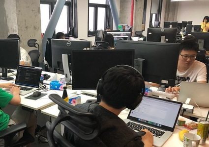 شركة صينية تعاقب موظفيها بطريقة غريبة