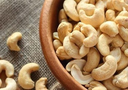 أطعمة تخفف من آثار التوتر على البشرة