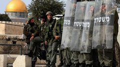 الاحتلال يشدد من إجراءاته العسكرية في محيط القدس