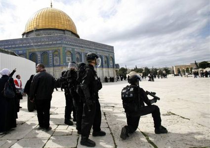 اصابات عقب اعتداء الاحتلال على المصلين بالمسجد الأقصى