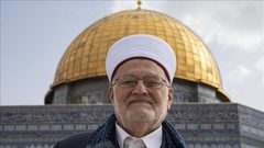 الشيخ عكرمة صبري يدخل المسجد الاقصى رغم المنع الإسرائيلي