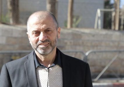 الاحتلال يسلّم الناشط اغبارية قرارًا بالإبعاد عن الأقصى