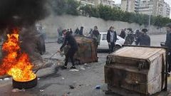 جرحى باعتداء على محتجين لبنانيين