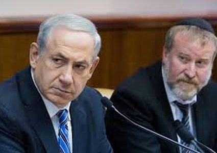 مندلبليت يدرس مقاضاة وسائل الاعلام العبرية المتربطة بفساد نتنياهو