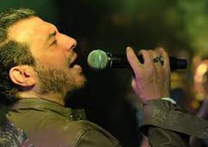 الفنان ايهاب توفيق لانتقادات بسبب حفل له