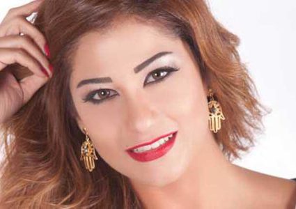 الفنانة إنجي شرف تعلن خطوبتها