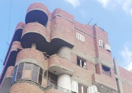 أم تقتل طفلتيها وتلقي بنفسها من شرفة منزلها