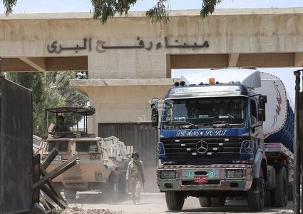 21 شاحنة محملة بغاز الطهي تدخل إلى قطاع غزة