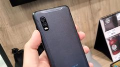 سامسونغ تكشف عن هاتفها المصفح الجديد