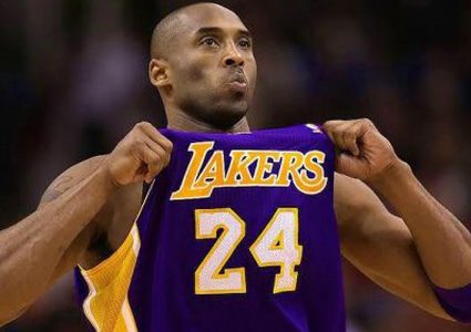 نجوم كرة القدم ينعون كوبي براينت بعد مصرعه في حادث الطائرة