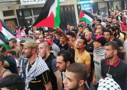 ناشطون يعيدون إنتاج أغنية رداً على "صفقة القرن"