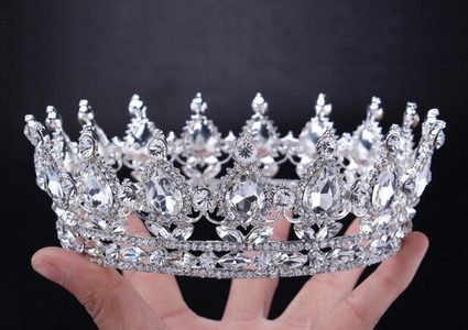 روسيا.. خمسينية تتوج بلقب "أجمل جدة في أوروبا"