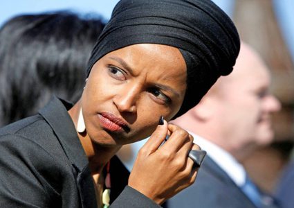 إلهان عمر: خطة ترامب مناهضة للسلام