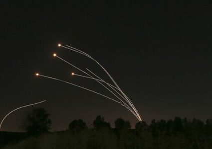 الاحتلال يزعم: القبة الحديدية اعترضت صواريخ أطلقت من غزة