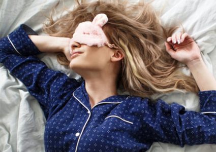 دراسة: النوم الجيد يعزز وجود الكولاجين في البشرة