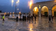 اصابات واعتقالات عقب اعتداء الاحتلال على المصليين في الاقصى فجراً