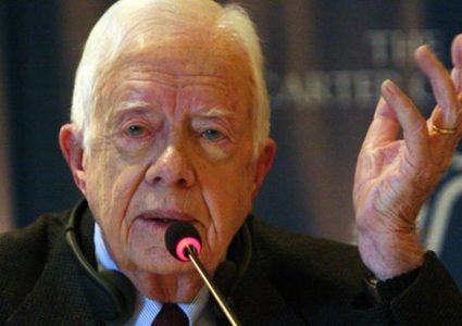 الرئيس الأميركي الأسبق جيمي كارتر يحذر من تنفيذ "صفقة القرن"