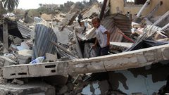 الاحتلال يجبر مواطنا على هدم مسكنه في أبو ديس