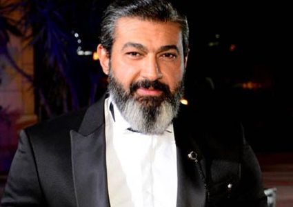 صورة قديمة للنجم ياسر جلال تشعل مواقع التواصل الاجتماعي