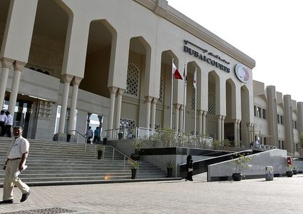 موظف يسرق بطاقات شحن بـ15 مليون درهم