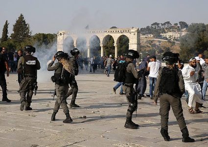 شرطة الاحتلال تعتدي على سيدات وتعتقل إحداهن بالقدس