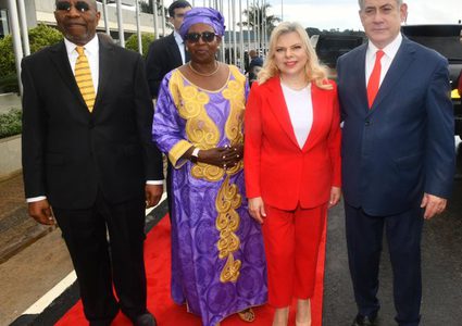 رويترز: نتنياهو يلتقي البرهان بأوغندا ويعلن التعاون لتطبيع علاقات