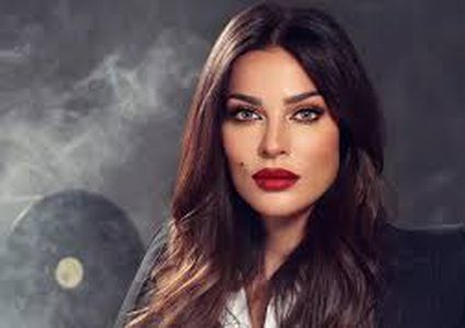 نادين نسيب نجيم ترد على باميلا الكيك بطريقة غير مباشرة