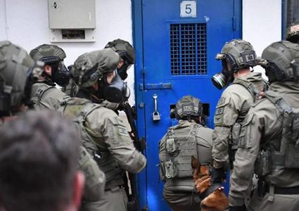 الاسرى يبدأون خطوات تصعيدية ضد ادارة سجون الاحتلال