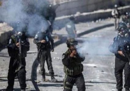 جنين: إصابات بالاختناق خلال مواجهات مع الاحتلال في بلدة جبع