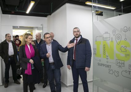 شركة عسل للتكنولوجيا تستضيف مديرة مركز تنمية الاتصالات بالاتحاد