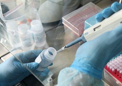 خبير أوبئة يستبعد خلق فيروس "كورونا" صناعيا