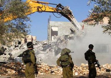 الاحتلال يهدم أساسات منزل في جبل المكبر