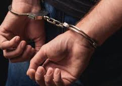 كندا.. اعتقال شاب نشر الرعب في طائرة ركاب بسبب "الكورونا" !