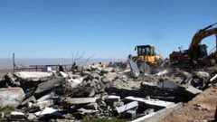 الاحتلال يهدم بركسا ويستولي على آخر غرب رام الله