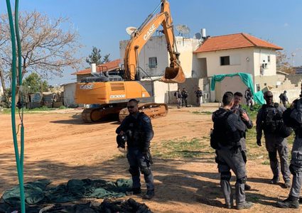 شرطة الاحتلال تهدم منزل لعائلة أبو كشك في اللد