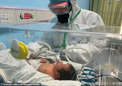 للأسف.. "رضيع الكورونا" يصاب بالفيروس بعد 30 ساعة من ولادته