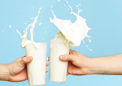 دراسة: الحليب كامل الدسم يحمي الأطفال من السمنة