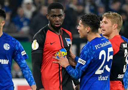 شالكه يحقق في ادعاءات الإساءة العنصرية ضد لاعب هرتا برلين