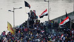 العراق :قتلى وجرحى في هجوم على محتجين في النجف