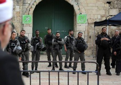 شرطة الاحتلال تمنع وصول المصلين من الجليل والمثلث للأقصى